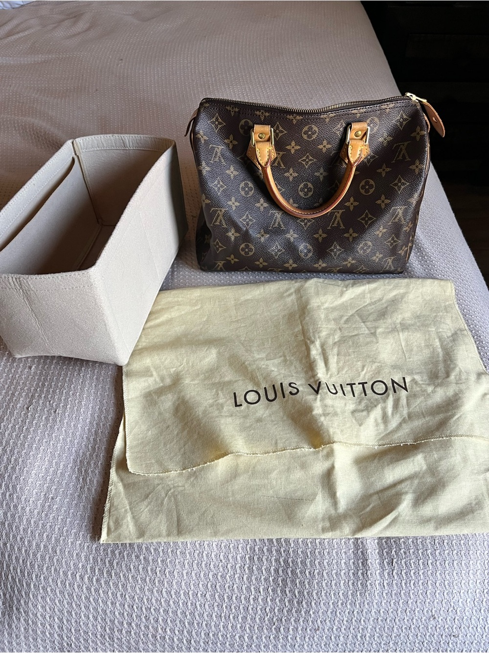 Louis Vuitton Monogram Speedy 30 - Picture 9 of 15